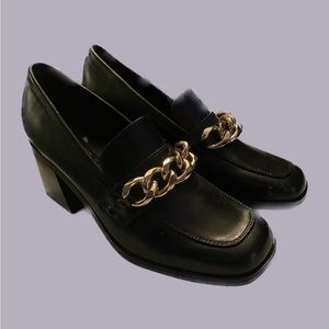 Chunky Loafers with Gold Chain Accessory